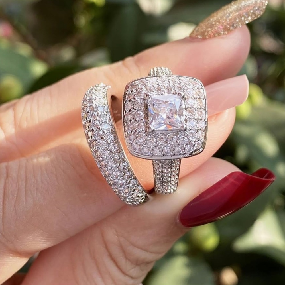 - Gorgeous lab created wedding/engagement ring double set